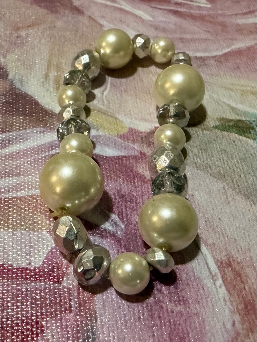Pearl and Silver Bead Stretch Bracelet - Cream Pearls